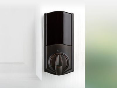 automatic locking deadbolt