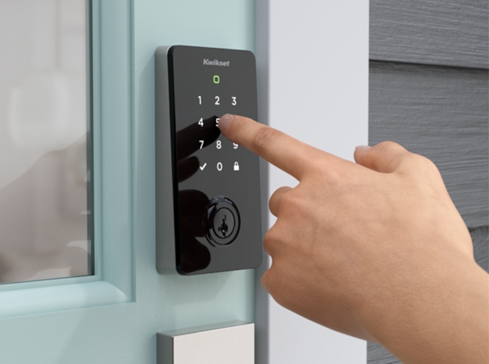 halo select touchscreen in use